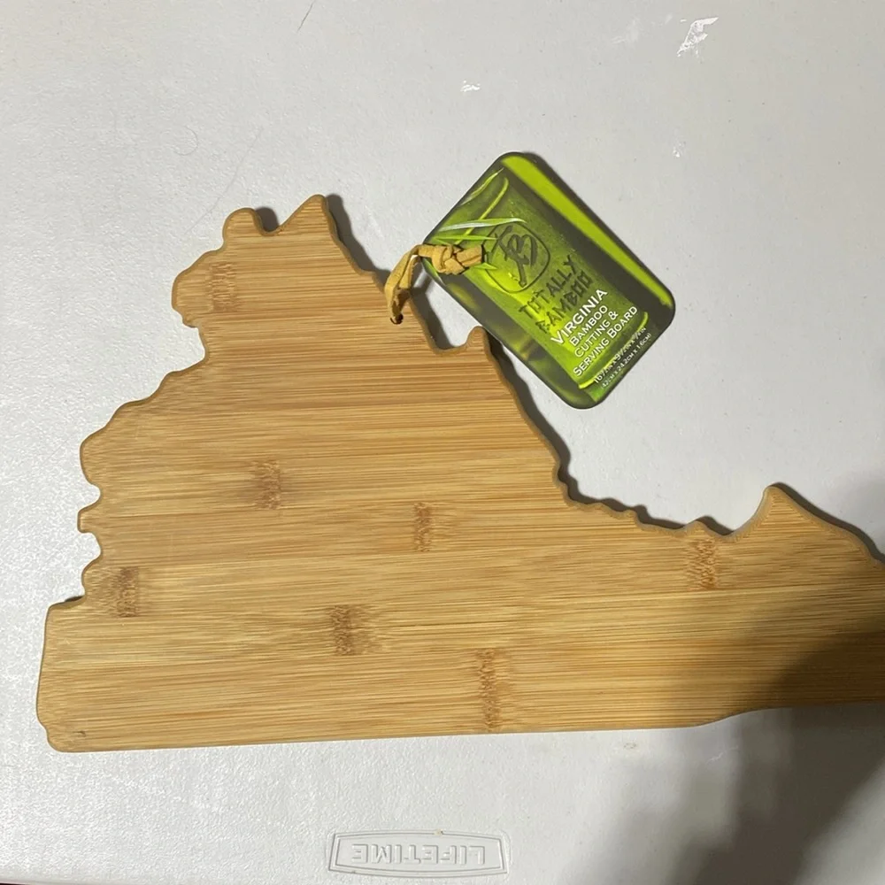 Totally Bamboo Virginia Cutting and Serving Board NWT
